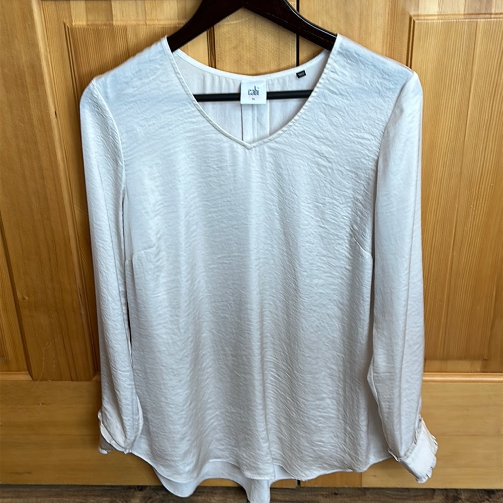 Beautiful women’s blouse by Cabi